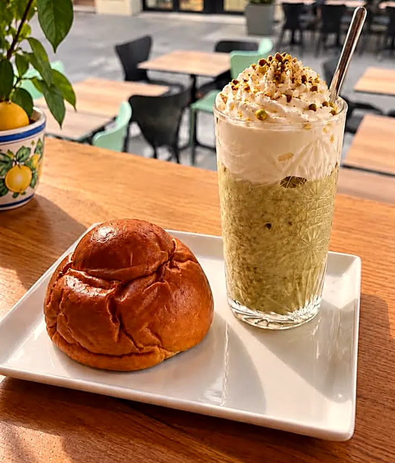 Pistachio granita and brioche